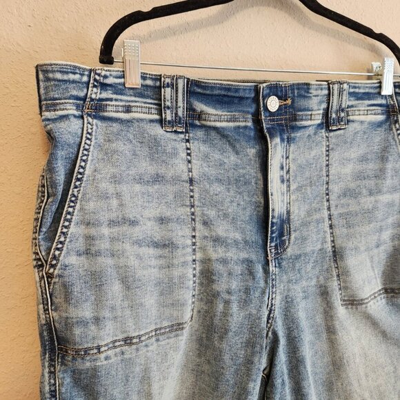 Torrid Jogger Super Soft Mid-Rise Jeans NWT Size 20 - Picture 2 of 11